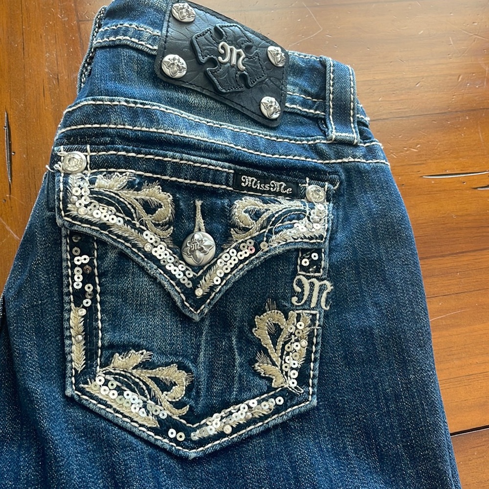 Miss Me Jeans. 28 Boot Cut Great condition!